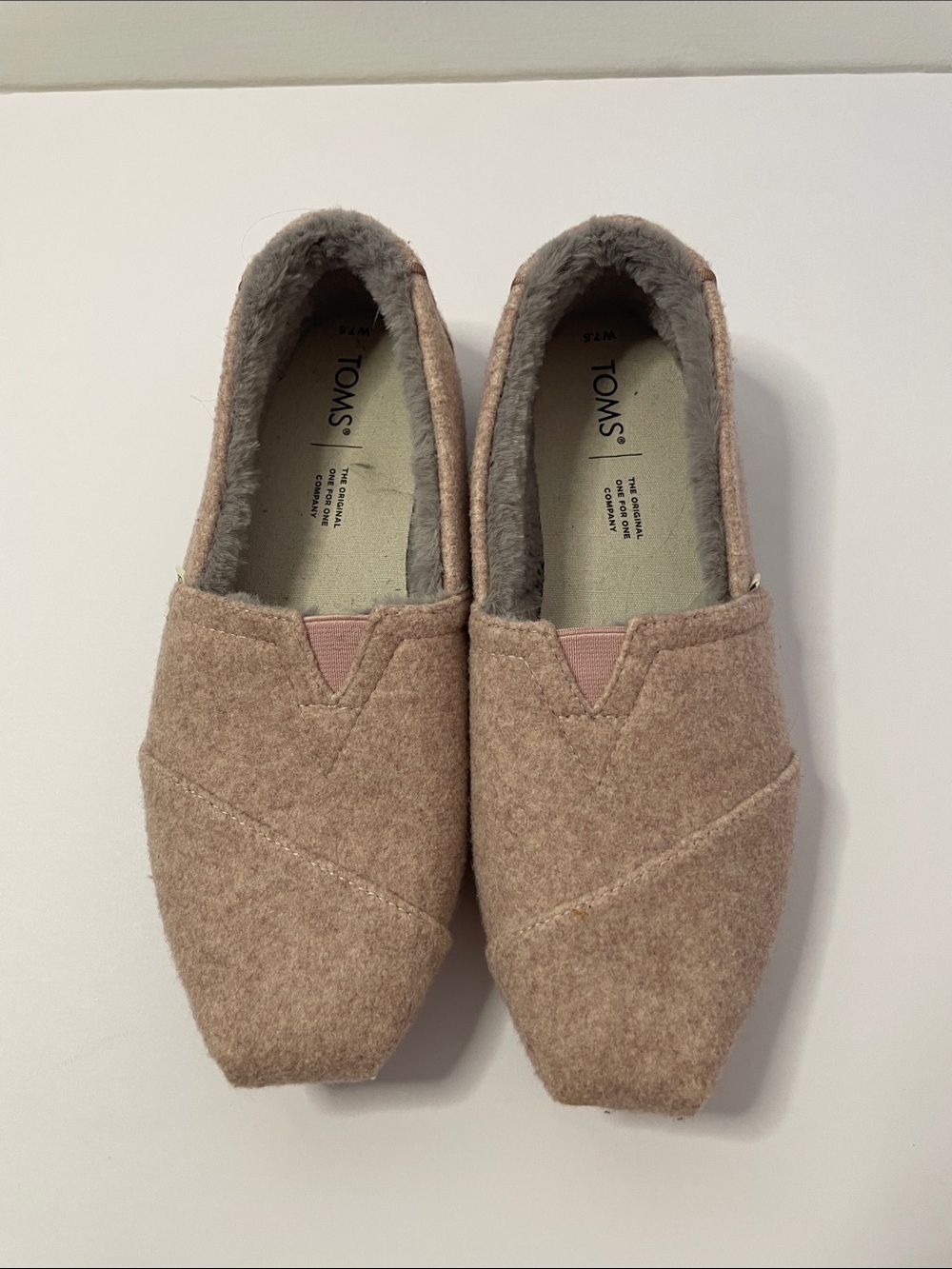 TOMS Slip-On Shoes Women’s 7.5